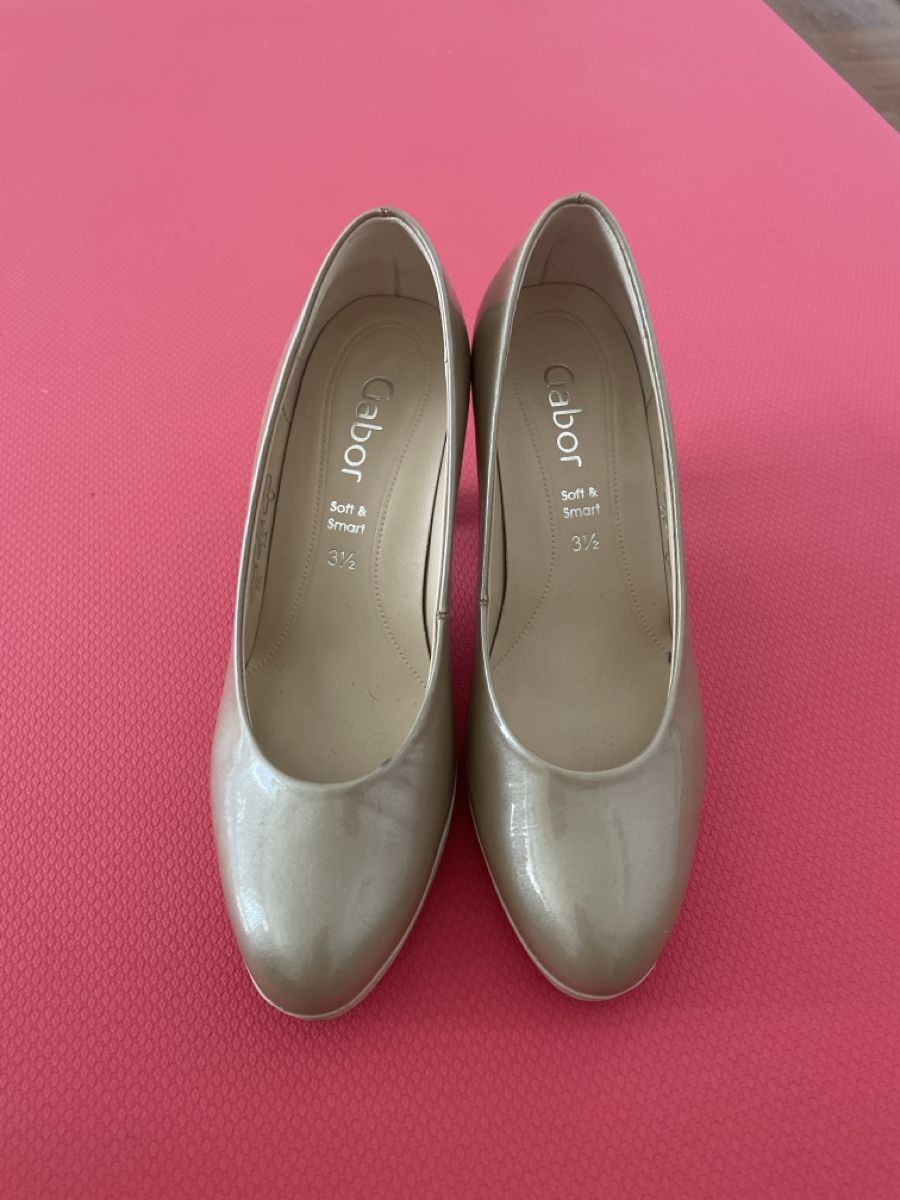 Gabor Scarpe da donna: Gabor Pumps beige Lack Gr. 36 neuwertig – Nuovo (secondo la descrizione) da Baar venduto da adele06