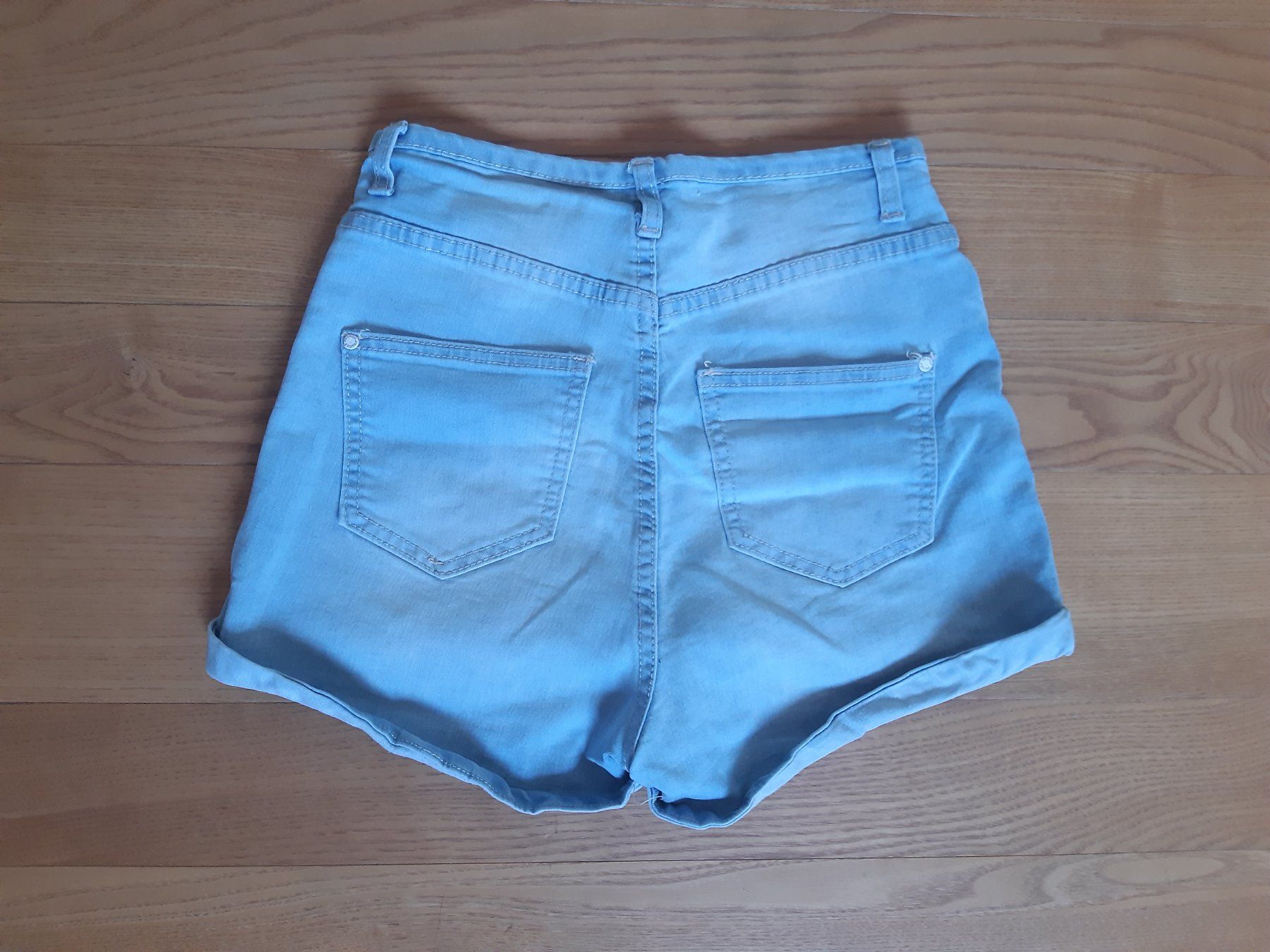 Pantaloni: Jeans-Shorts, Grösse 36 – Usato da Schötz venduto da irinananna 1