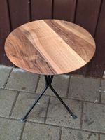 Schöner, kleiner Beisteltisch Nussbaum