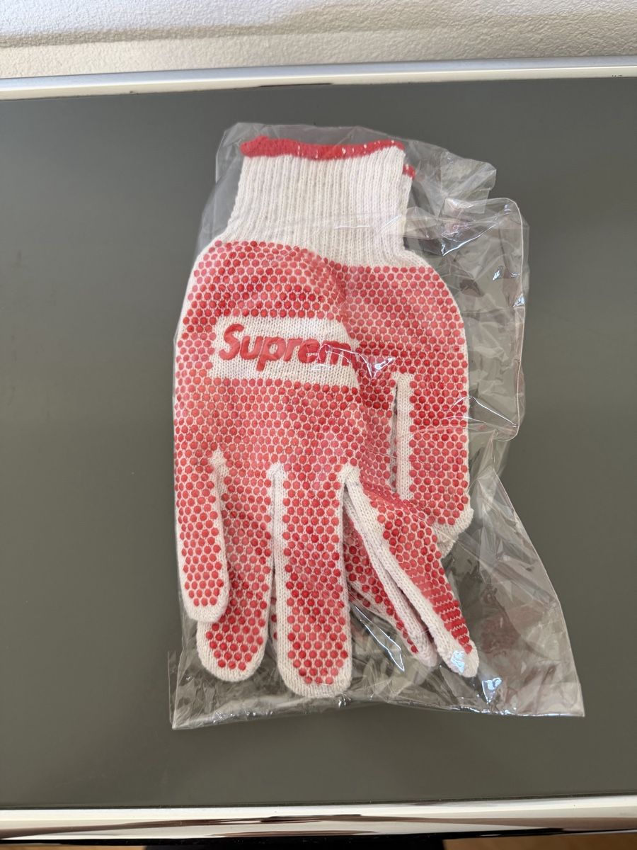 Supreme Handschuhe & Handstulpen: Supreme Gloves – Neu und originalverpackt aus Steffisburg von yan_l276