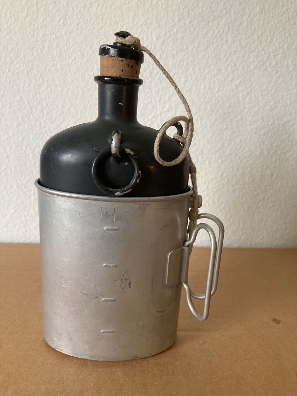 Schweizer Armee Attrezzatura & Pezzi di ricambio: Feldflasche Schweizer Armee – Usato da Frauenfeld venduto da Koffer12