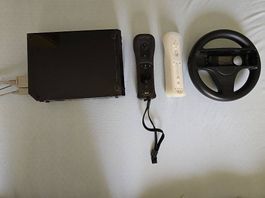 Schwarze Nintendo Wii Konsole inkl Zubehör und 2 Spielen