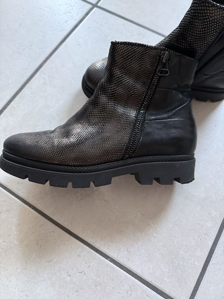 Scarpe da donna: Lederstiefelette Gr. 38 Mjus braun/gold – Usato da Greifensee venduto da Tschappala 1