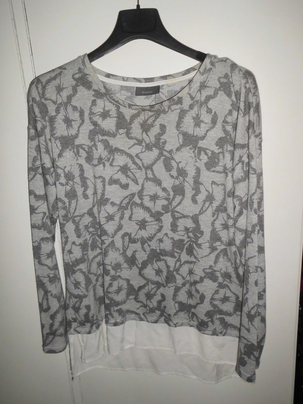 T-shirt: T-shirt gris T. M – Nuovo (secondo la descrizione) da Marin-Epagnier venduto da Madja