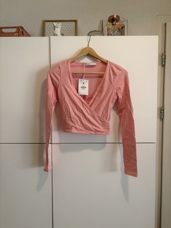 Top cache cœur rose Bershka taille S neuf