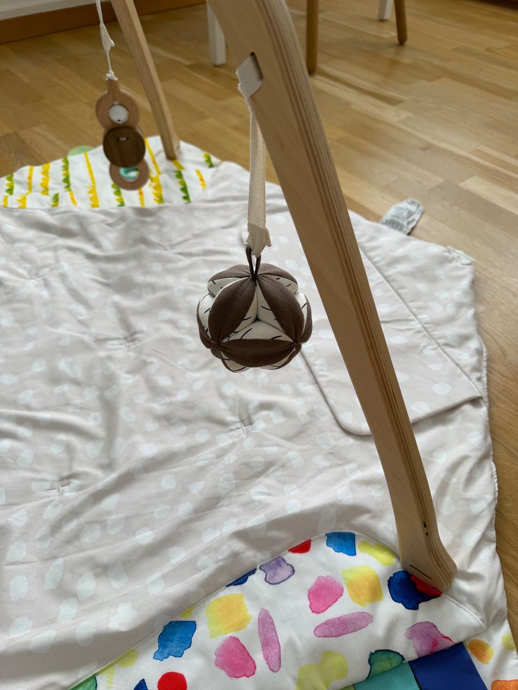 Tappeto da gioco: LOVEVERY Spielbogen (Montessori) – Usato da Zürich venduto da Bergsonne04 2