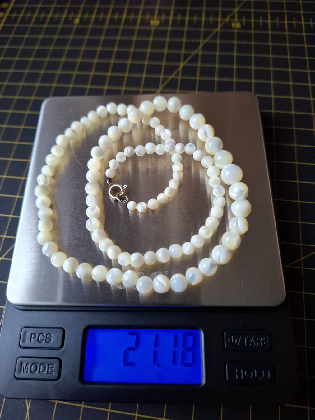Catenine: Kette aus Perlmutt- Kugeln – Usato da Zwieselberg venduto da Halifaxmendusli 2