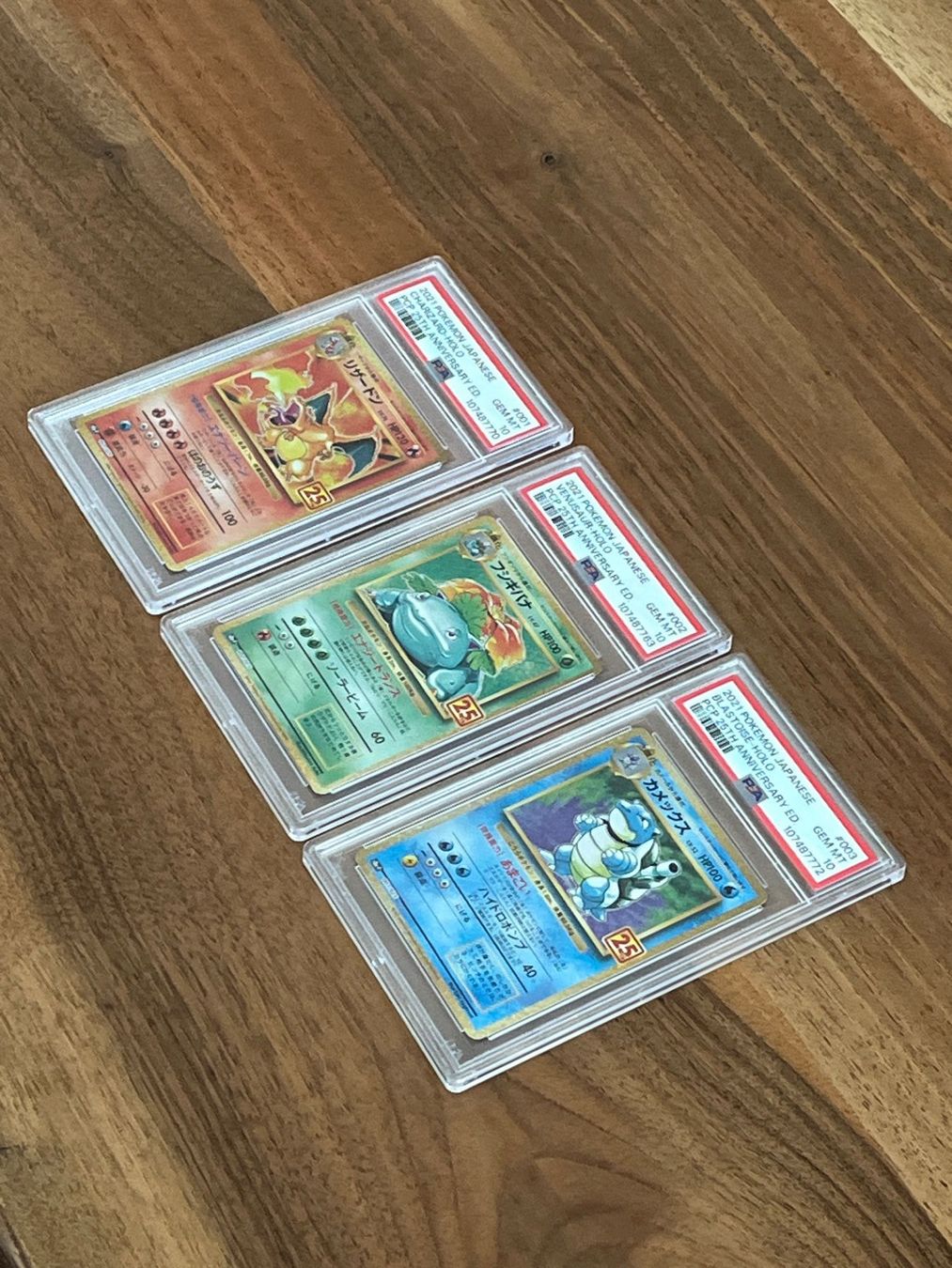 Pokémon Carte collezionabili: Charizard + Venusaur + Blastoise - PSA 10✨ 25th Anniversary – Usato da Zürich venduto da okt_ndy9 8