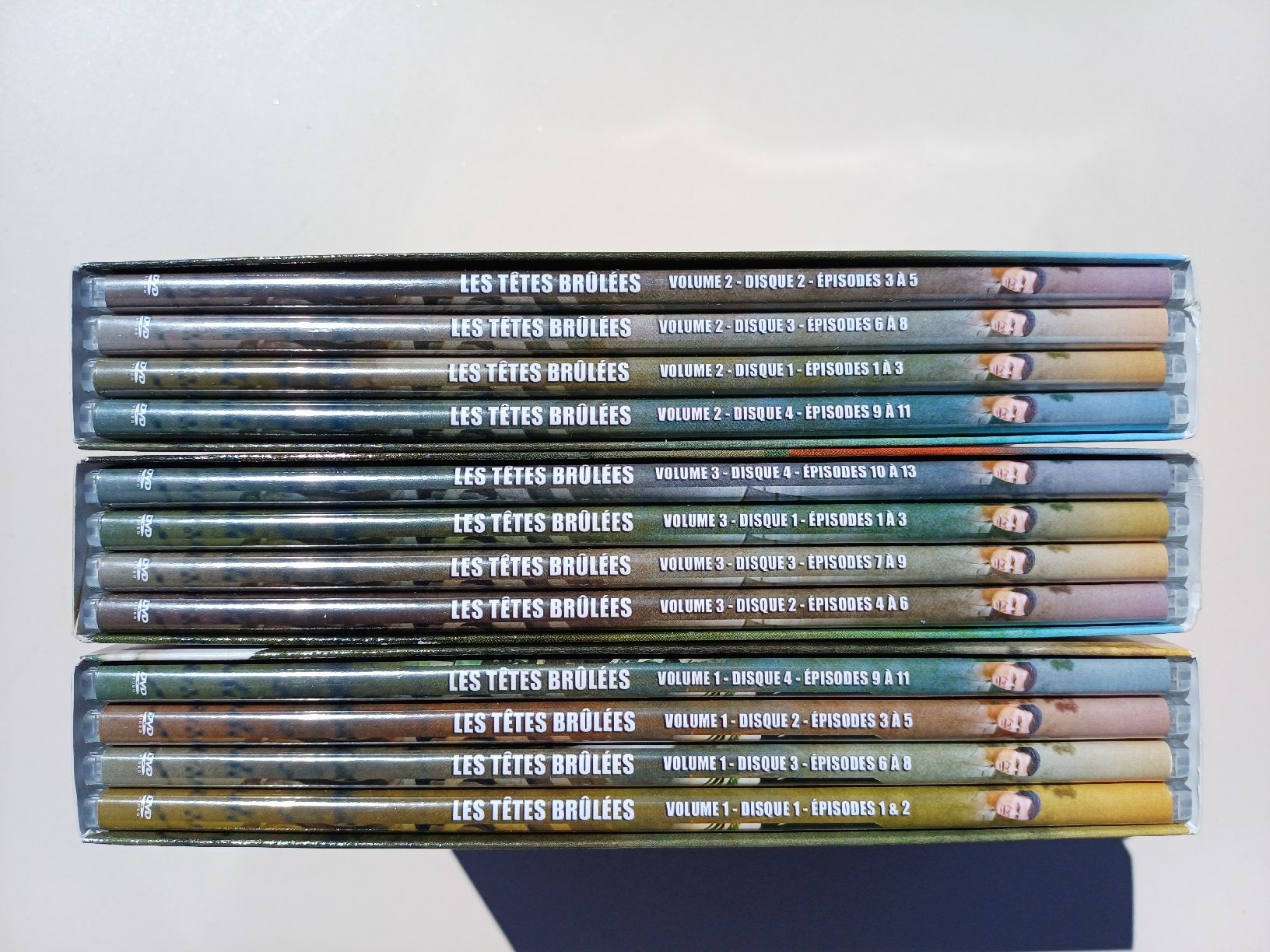 Tutti i DVDs: Intégrale coffret DVD "Les têtes brûlées" Saison 1,2,3 – Usato da Begnins venduto da Drastic-Sound 5