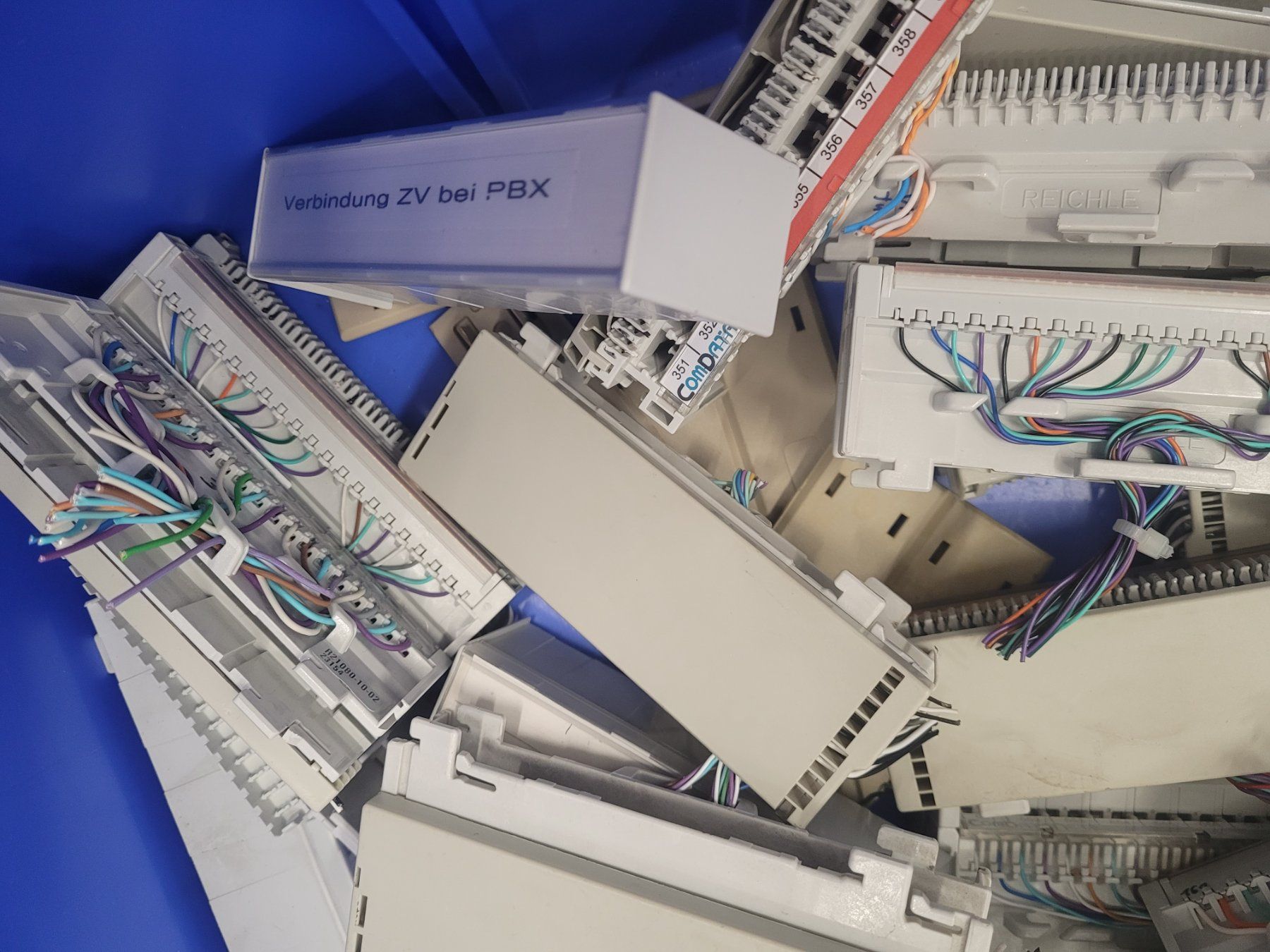 Componenti elettronici: Grosses Sortiment an gebrauchten LSA Plus Modulen – Usato da Vitznau venduto da Night-Fire 2
