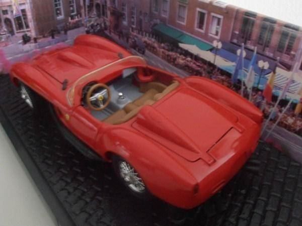 Ferrari Modellini d'auto: Ferrari 250 Testarossa 1958 , Hot W. 1:18 – Nuovo e nell'imballaggio originale da Goldach venduto da Feivel9 2