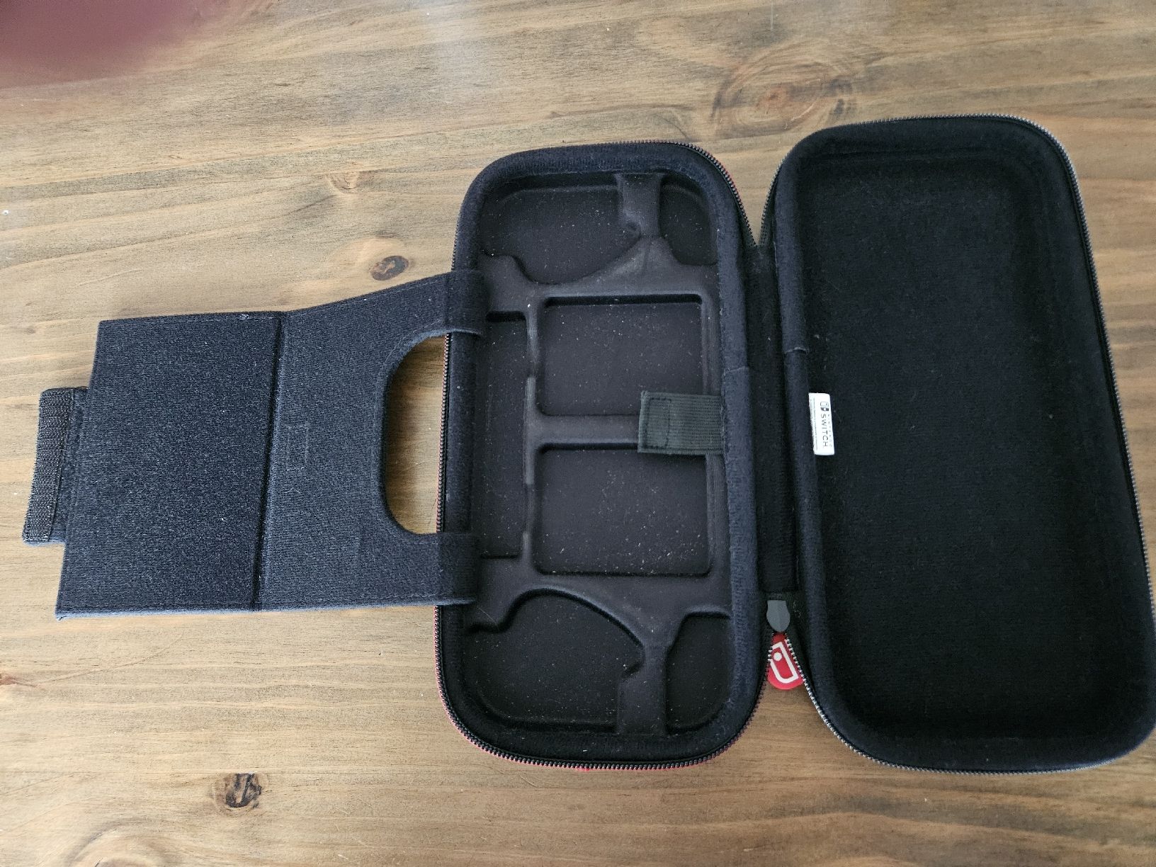 Nintendo Schutzhüllen: Étui de transport Nintendo Switch - Comme neuf !!! – Gebraucht aus Delémont von bor_glm7 4