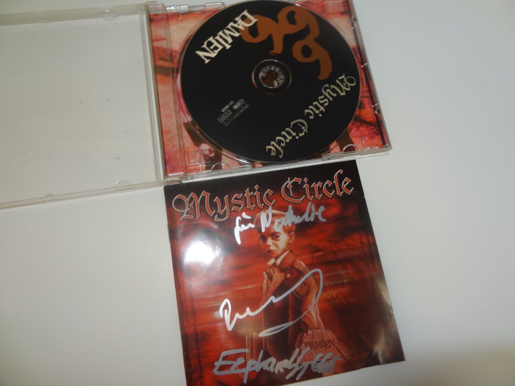 CD: Mystic Circle - Damien - CD - Signiert - – Usato da luzern venduto da musicandart 2