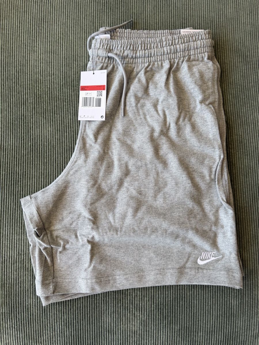 Nike Pantaloni: Nike Shorts Grey Size L new – Nuovo e nell'imballaggio originale da Worblaufen venduto da sja_9y6v 3