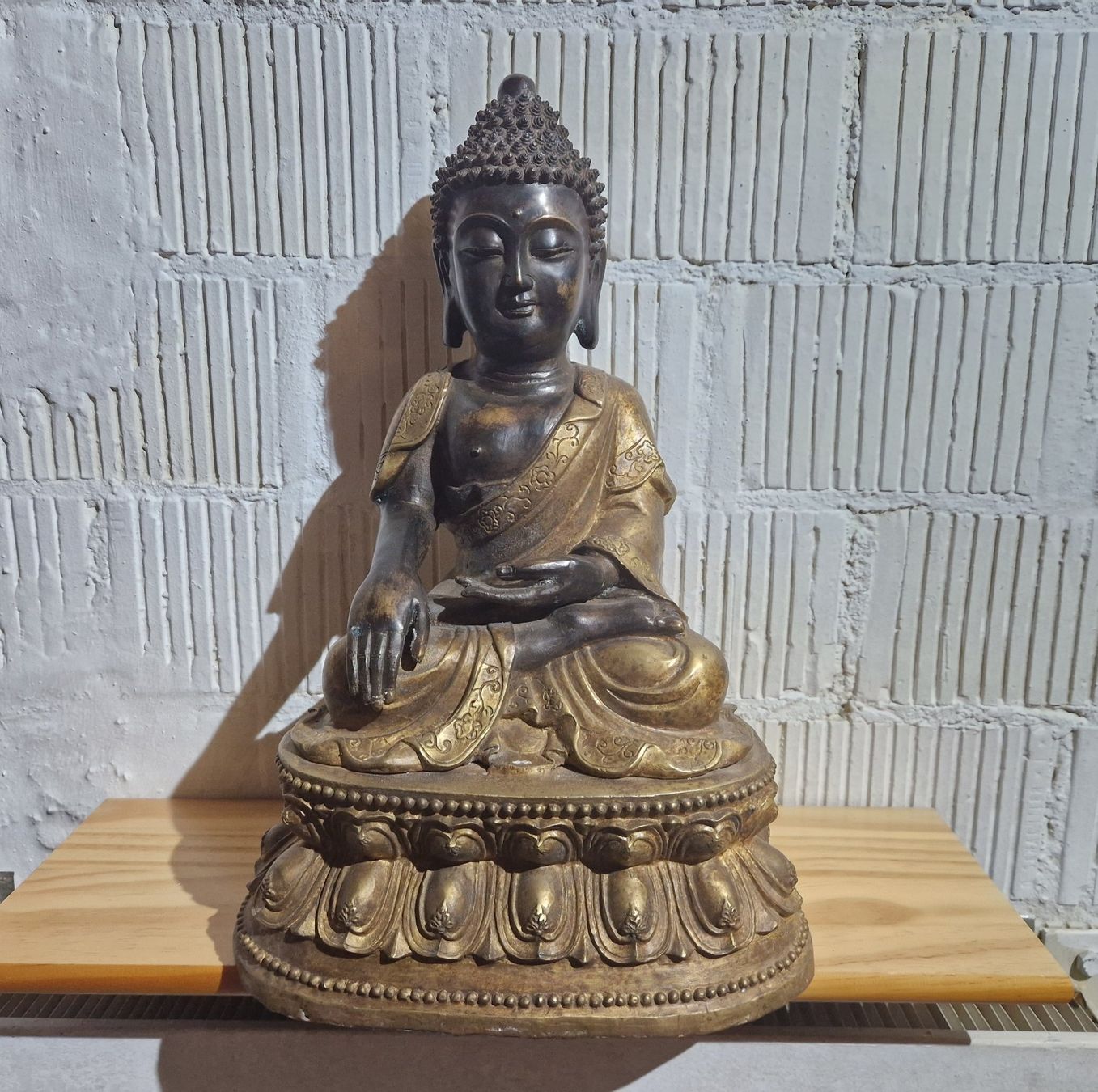 Skulpturen & Statuen: antiker Buddha – Gebraucht aus Seedorf BE von Stibutz