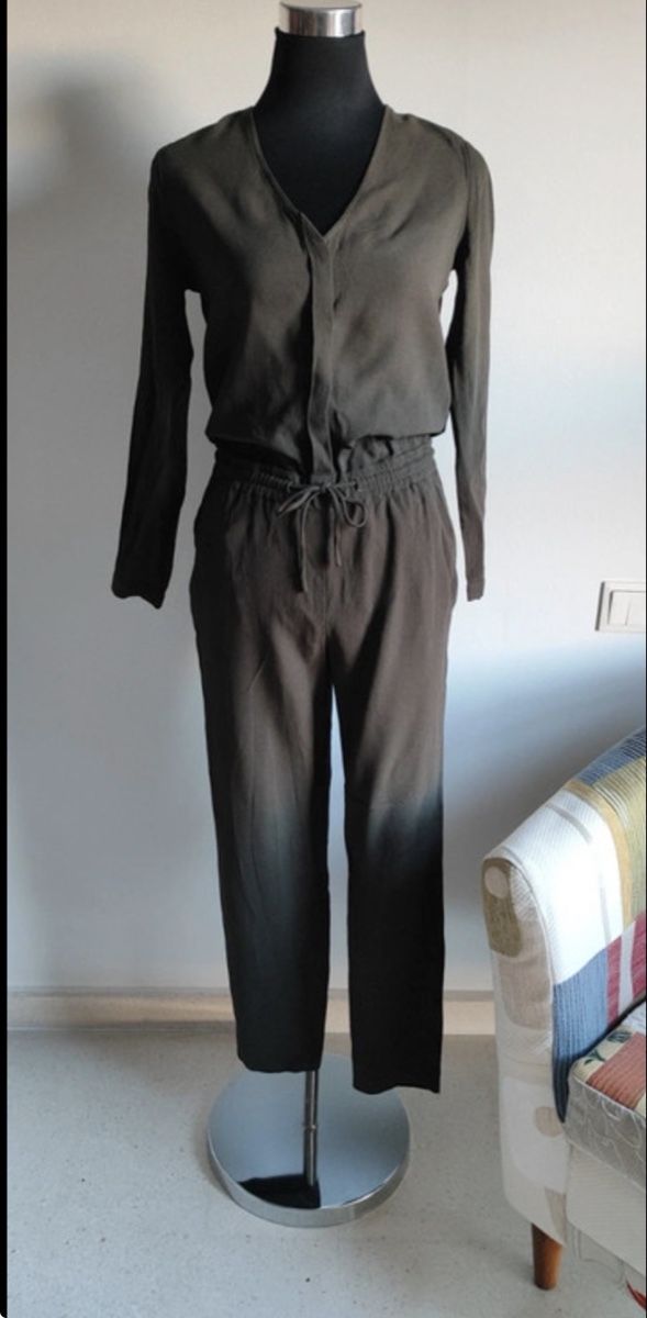 Massimo Dutti Jumpsuits: Combinaison Massimo Dutti – Gebraucht aus Versoix von wen_75xm