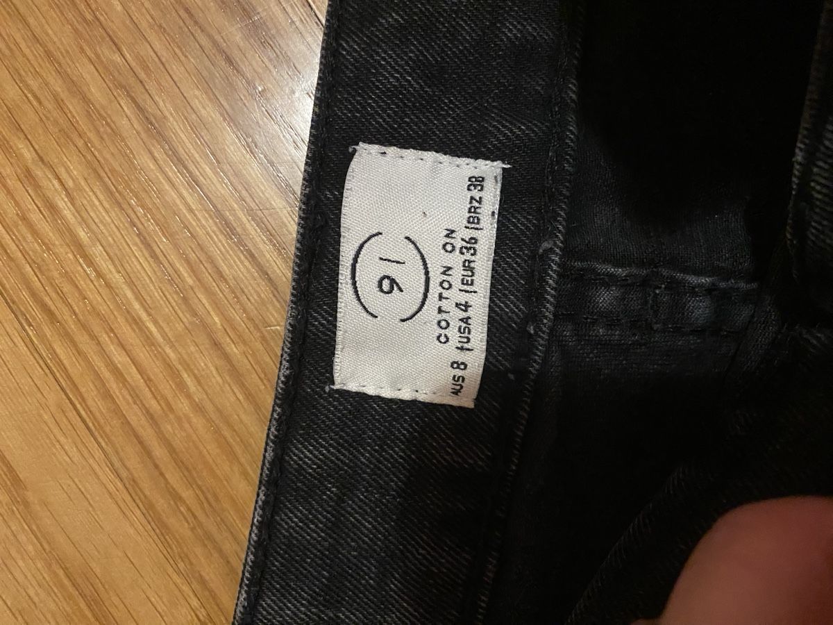 Jeans: Jeans noir Cotton on taille 36 – Usato da Epagny venduto da nie_n5yb 2