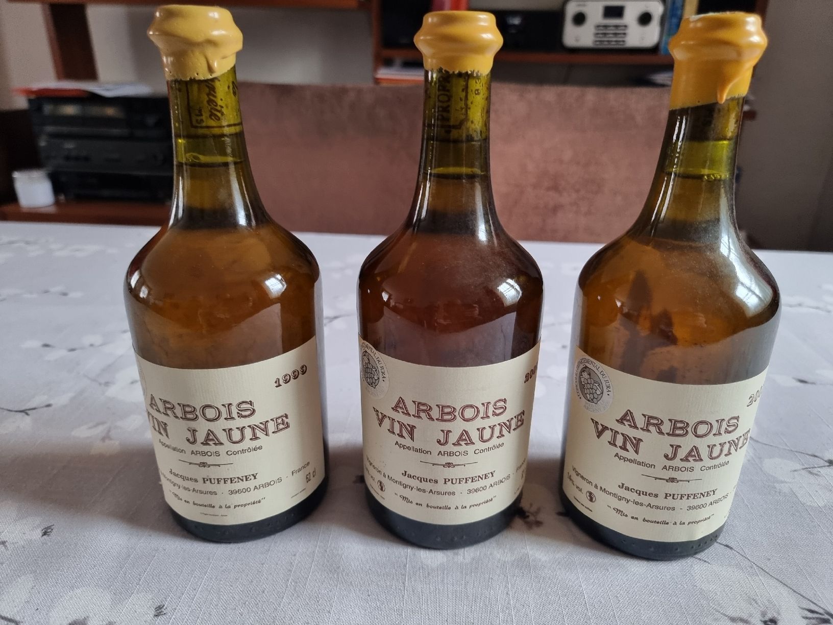 Vino: 3 x Jacques Puffeney Vin Jaune 1999 | 2000 | 2001 – Nuovo e nell'imballaggio originale da Schaffhausen venduto da chpletscher