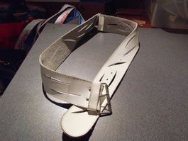 Gürtel L 109, weiss, hinten getrennt