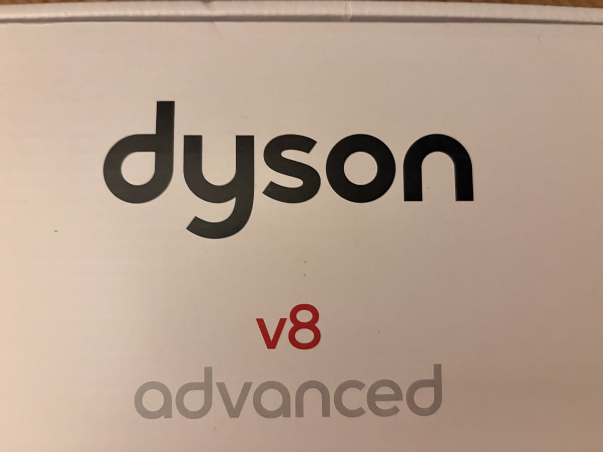 Dyson Aspirapolveri & Accessori: Dyson V8 Advanced Vacuum - Brand New  – Nuovo e nell'imballaggio originale da Würenlingen venduto da ned_b6px