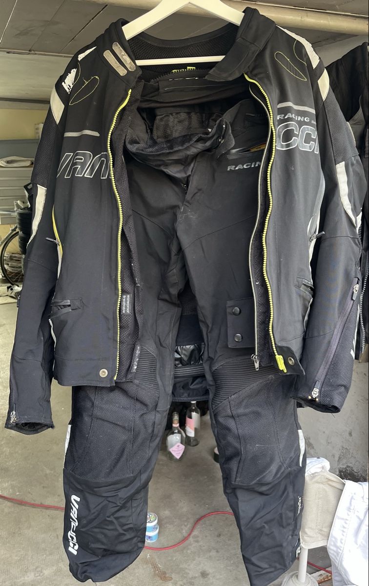 Vanucci Lotti di vestiti: Motorradkombi Vanucci Racing Line  – Usato da Allschwil venduto da Gabi745i