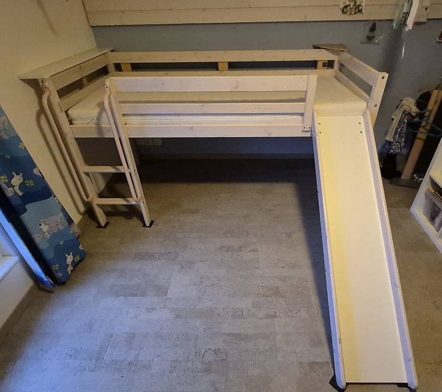 Betten: Kinderbett mit Rutschbahn / Halbhochbett – Gebraucht aus Zeihen von lebasi.r 1