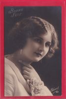 JUNGE DAME, BONNE FÉTE