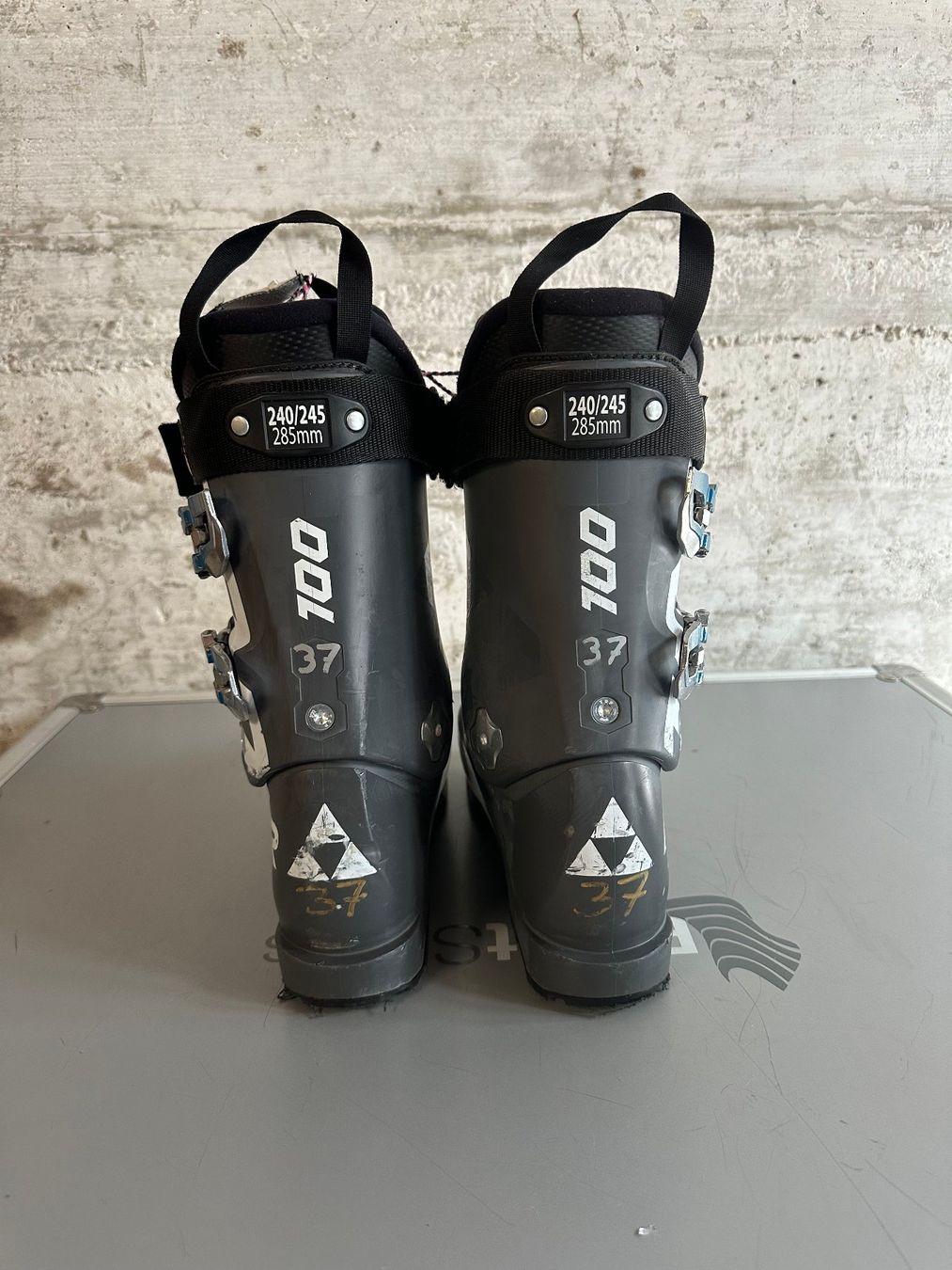 Fischer Chaussures hommes: Fischer Skischuhe 24.5 / Gr. 38.5 – D'occasion à Emmenbrücke par karkarkar 1