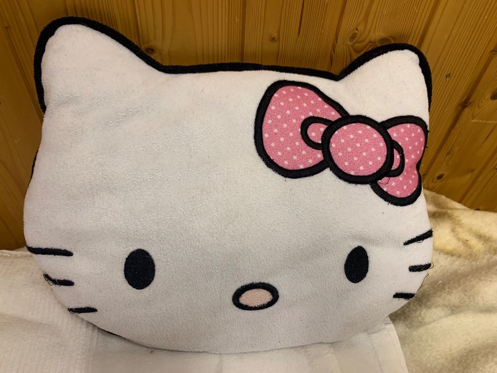 Hello Kitty Kissen (Gebraucht) in Niederlenz für CHF 5 – mit Lieferung ...