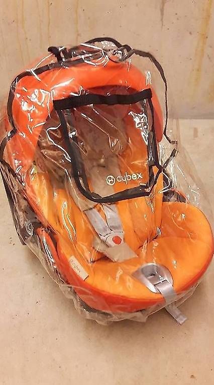 Auto-Kindersitze: Coque auto bébé Cybex Cloud Q avec protection de pluie. – Gebraucht aus Châtelaine von cde_f5kl