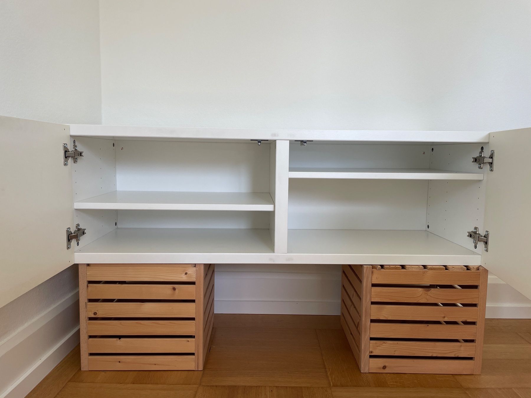 Ikea Mobili TV: IKEA BESTÅ Sideboard weiss-hochglanz – Usato da Luzern venduto da tam_8qc6 1