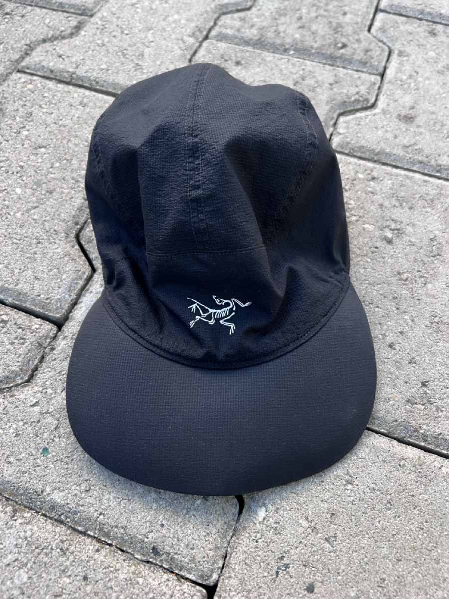 Arcteryx Chapeaux, bonnets & casquettes: Arc'teryx Cap schwarz – D'occasion à Zermatt par Laujon