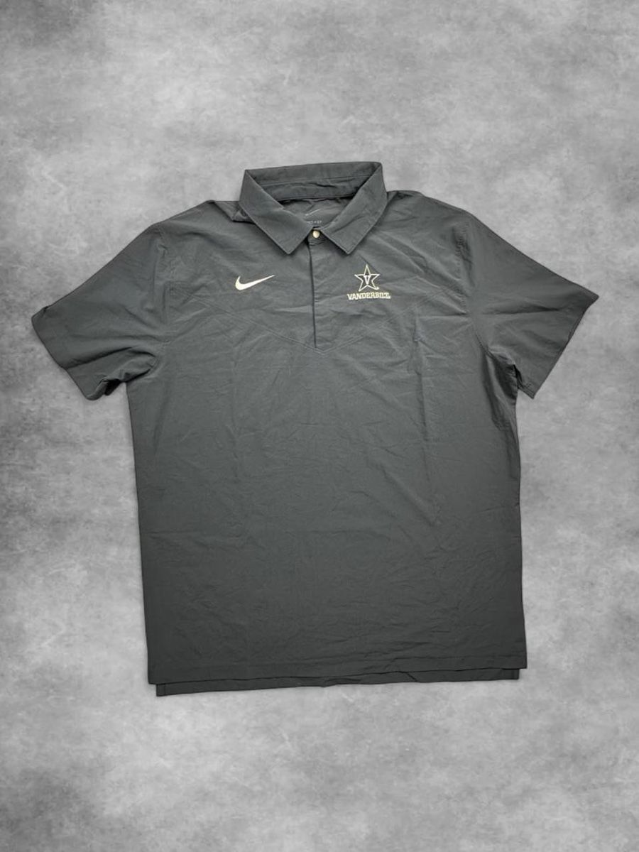 Nike Polo-Shirts: Nike Polo – Gebraucht aus Erlinsbach SO von TogaResell