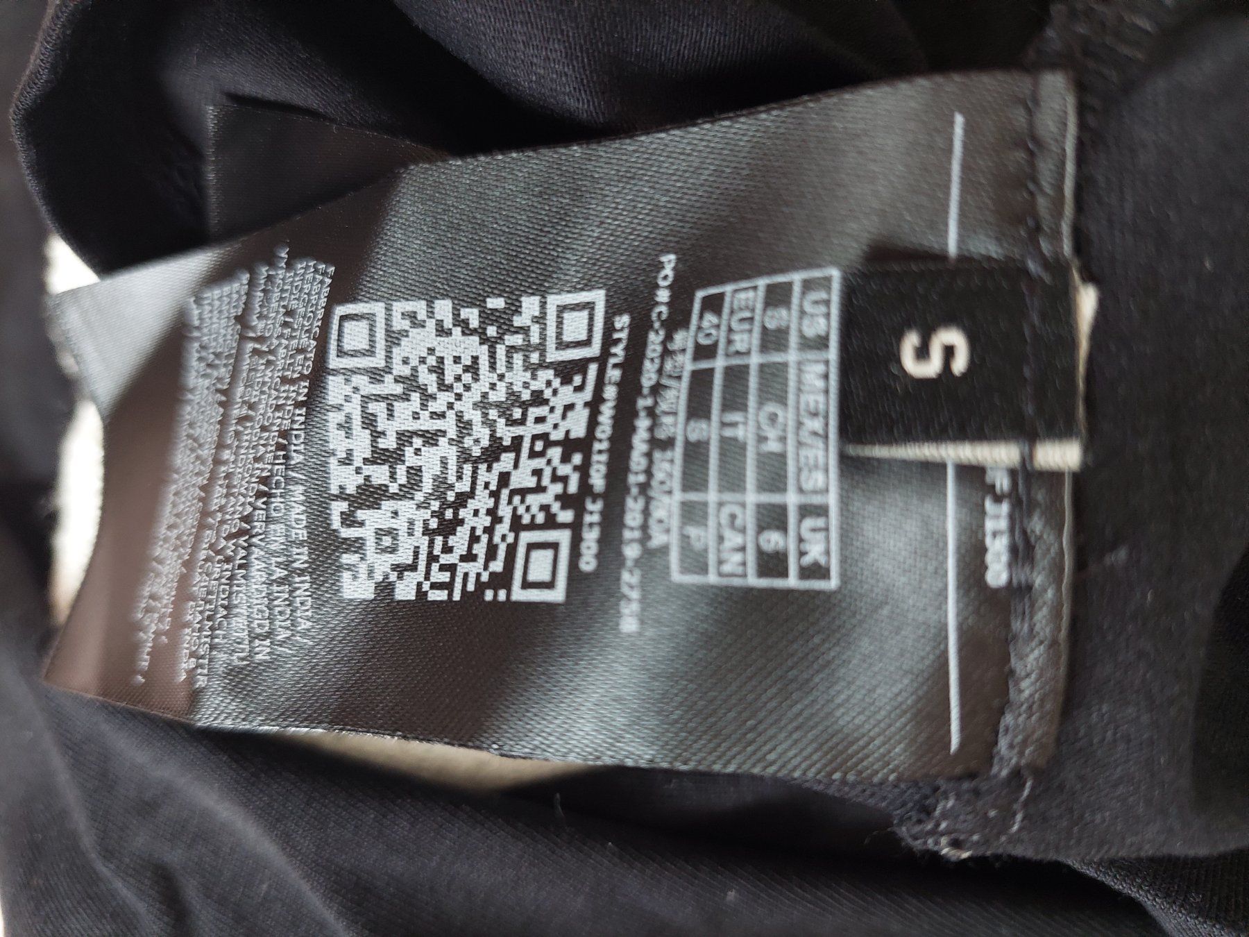 Guess T-shirt: T- Shirt Guess – Usato da Arbon venduto da sonnenstrahlung 2