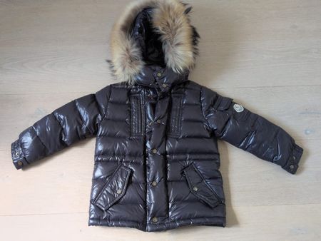 MONCLER Daunenjacke mit Echtpelz-Kapuze – Gr. 104