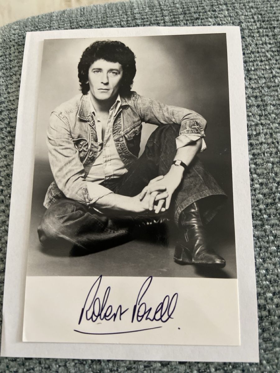 Autografi: Autogrammkarte Robert Powell – Usato da Henggart venduto da cdl_zh5b