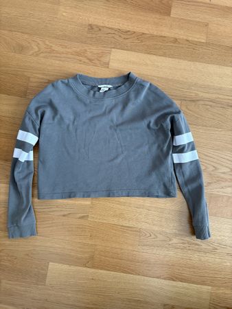 Pulli Mädchen Gr. 134