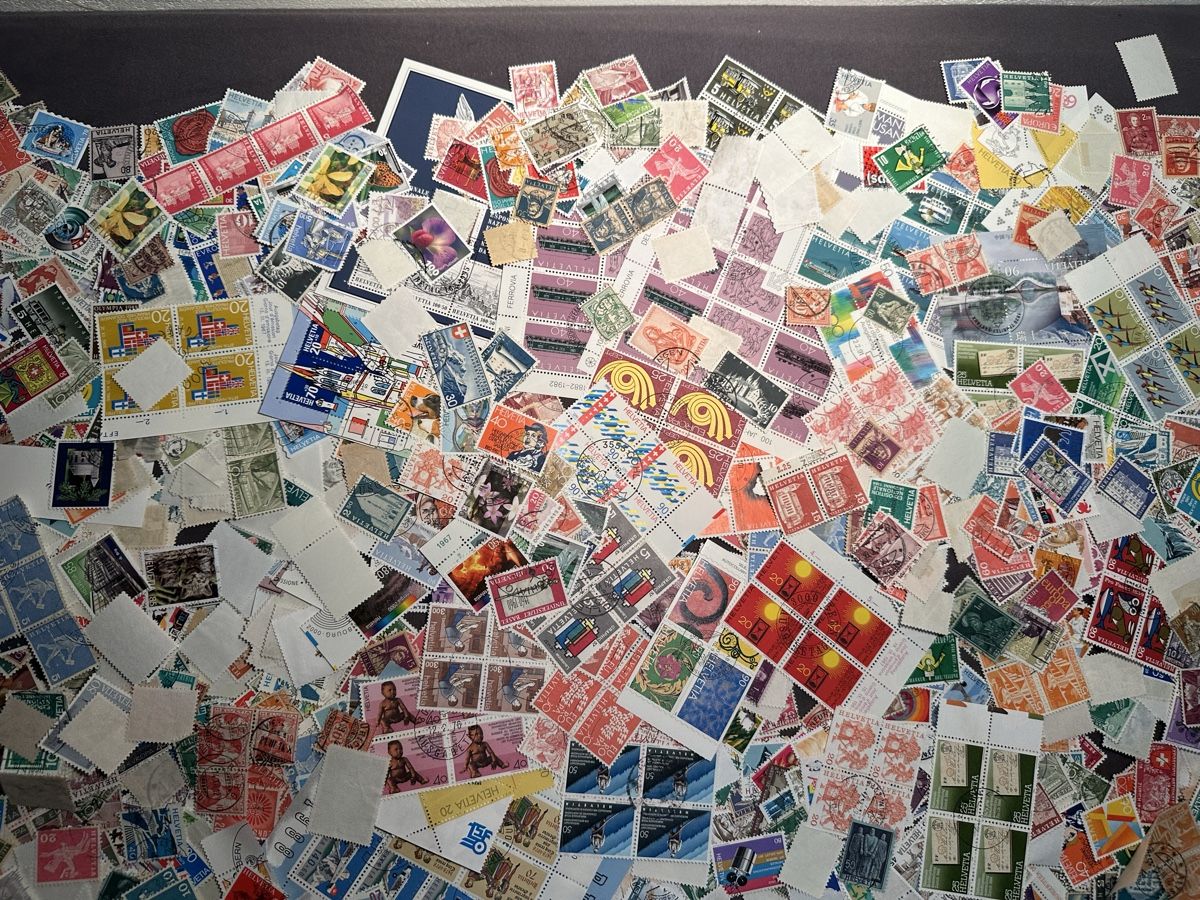 Alle Briefmarken: Viele Schweizer Briefmarken Lose Abgelöst - Sammlung – Gebraucht aus Stettfurt von 2442 7
