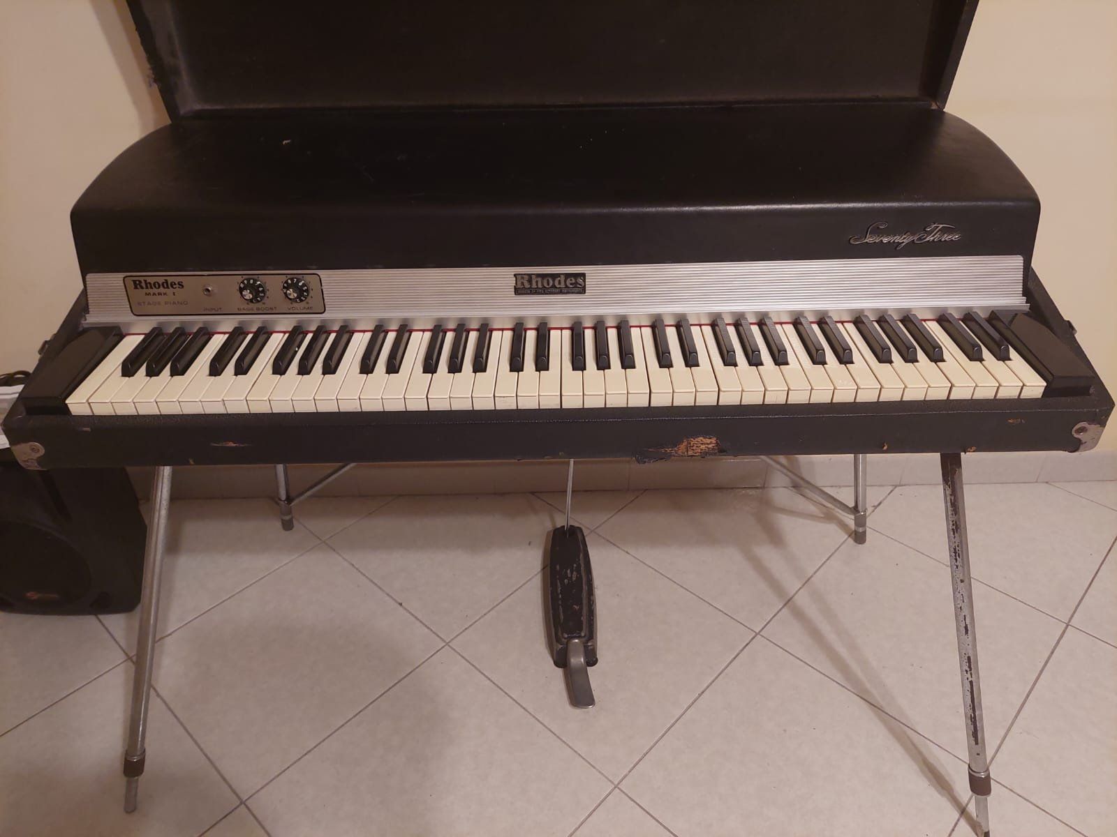 Rhodes Strumenti musicali: Piano Rodhes MarkI – Usato da Yvorne venduto da PBR-R