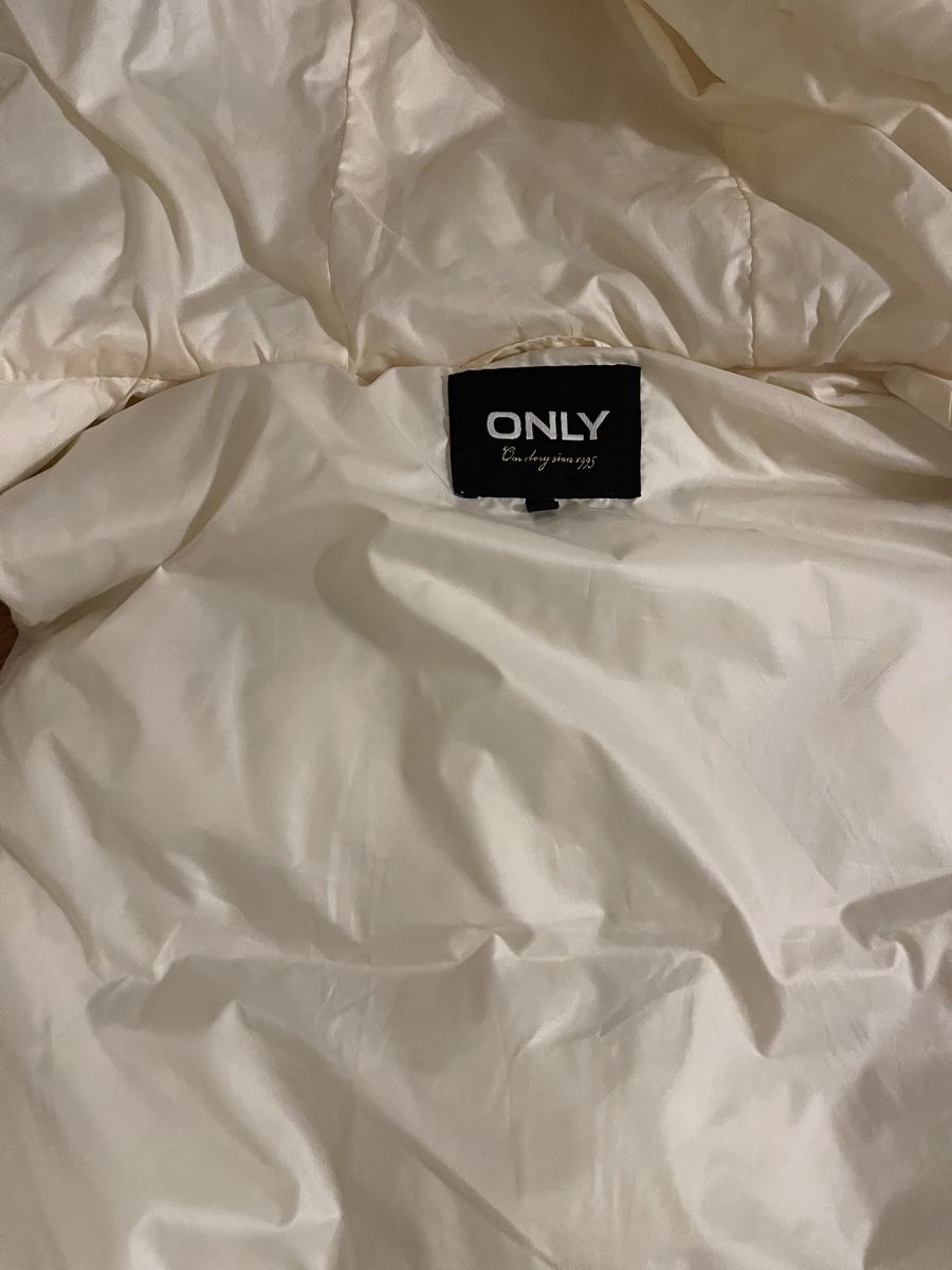 Only Gilets & Westen: ONLY Daunenweste Grösse S beige Winter warm – Neu (gemäss Beschreibung) aus Rüschlikon von Lajniii 2
