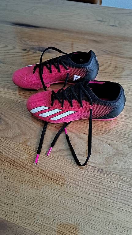 Scarpe da uomo: Fussballschuhe Grösse 35 – Usato da Neftenbach venduto da sam_jbb5