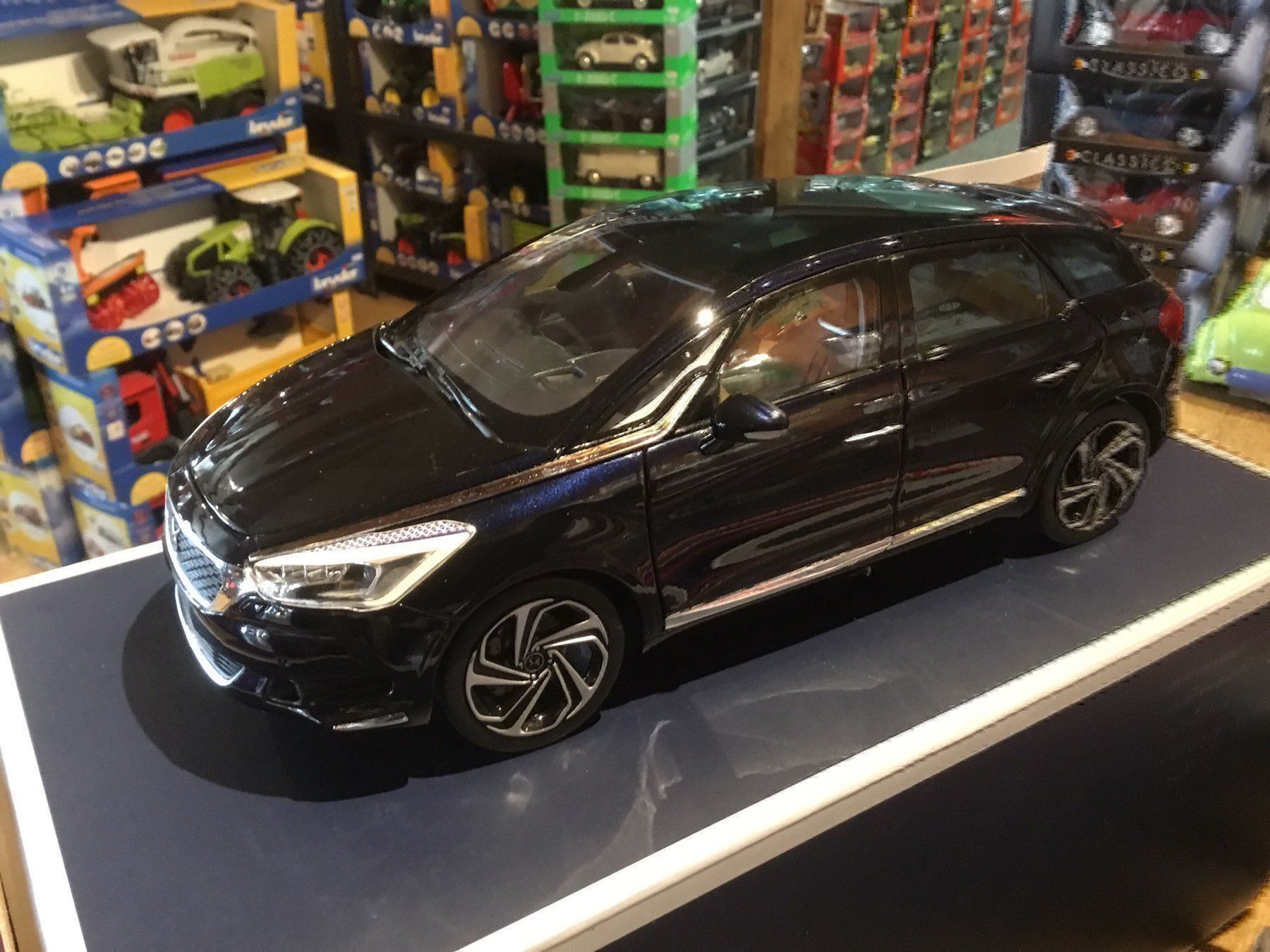 Citroën Modellini d'auto: Citroên DS 5, dunkelblau oder weiss 1:18 – Nuovo e nell'imballaggio originale da Erlenbach im Simmental venduto da Model_box 2