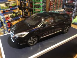 Citroên DS 5, dunkelblau oder weiss 1:18