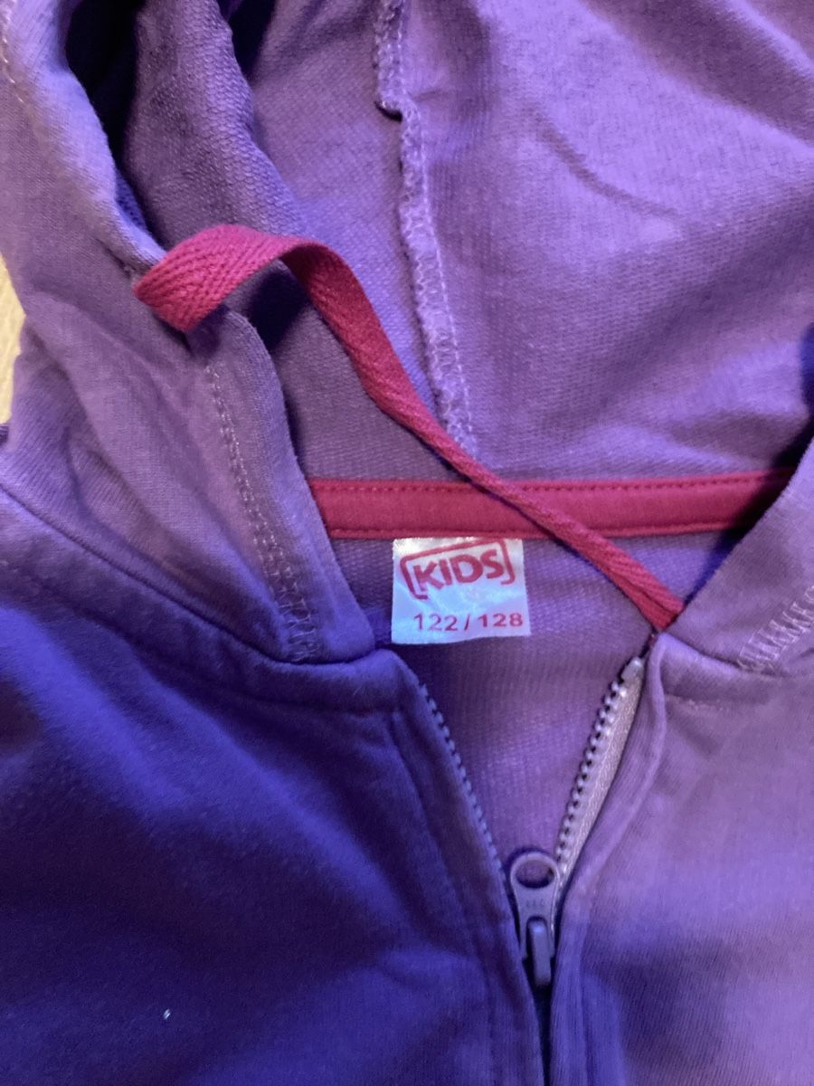 Giacche & Cappotti: Mädchen Sweatjacke dünn Gr. 122/128 – Usato da Emmenbrücke venduto da JJ_89 2