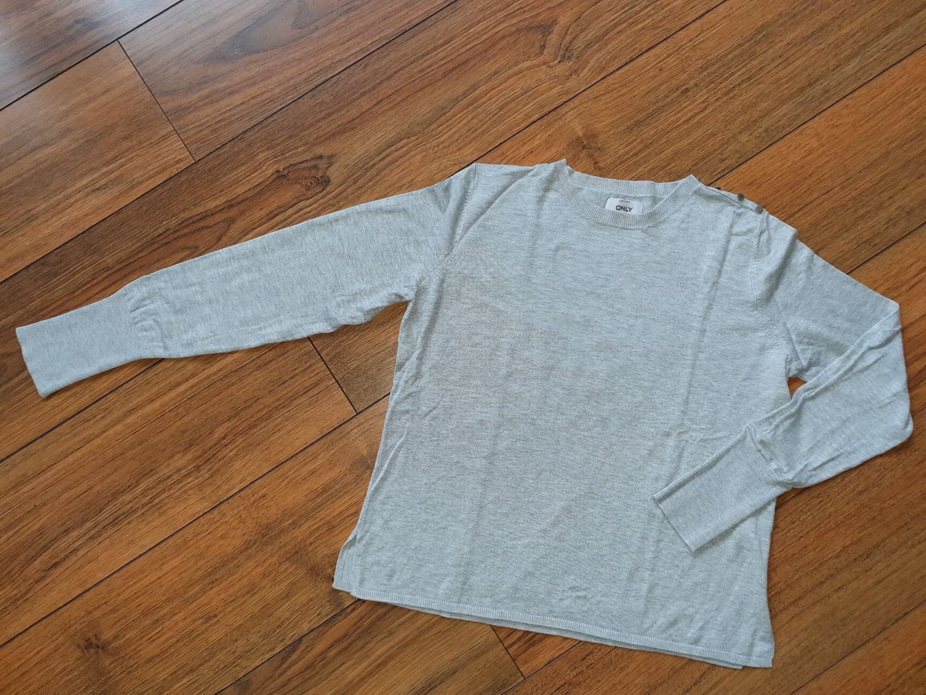 Only Maglioni & Felpe: ONLY Pulli, hellgrau melange Gr. L (42) – Usato da Buchrain venduto da Baba-Jaga