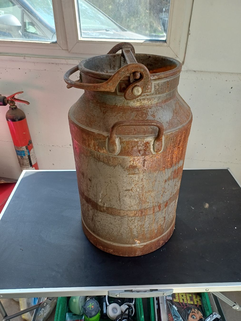 Alle Dekorationen: Eiserne Milchkanne 40 Liter – Defekt aus Wangenried von Recycler94 5