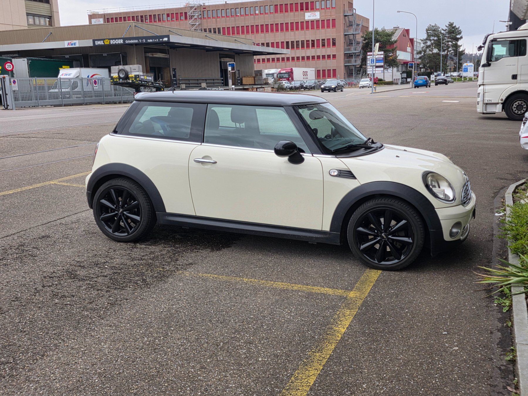 Mini Autos: Mini Cooper 2010 (R56 - 1.6l) – Gebraucht aus Opfikon von marlboro_smoker