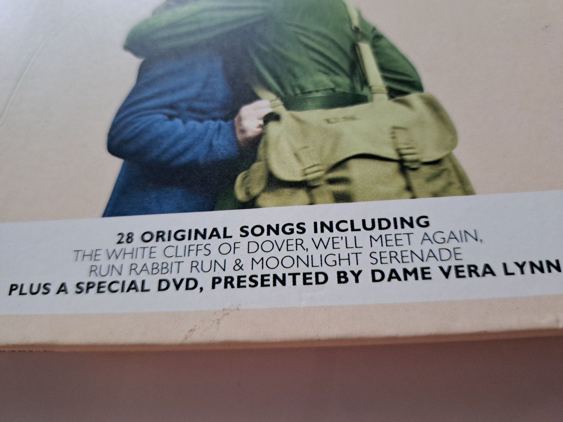 CDs: CD + DVD Songs That Won the War – Gebraucht aus Pully von bro_n52j 1