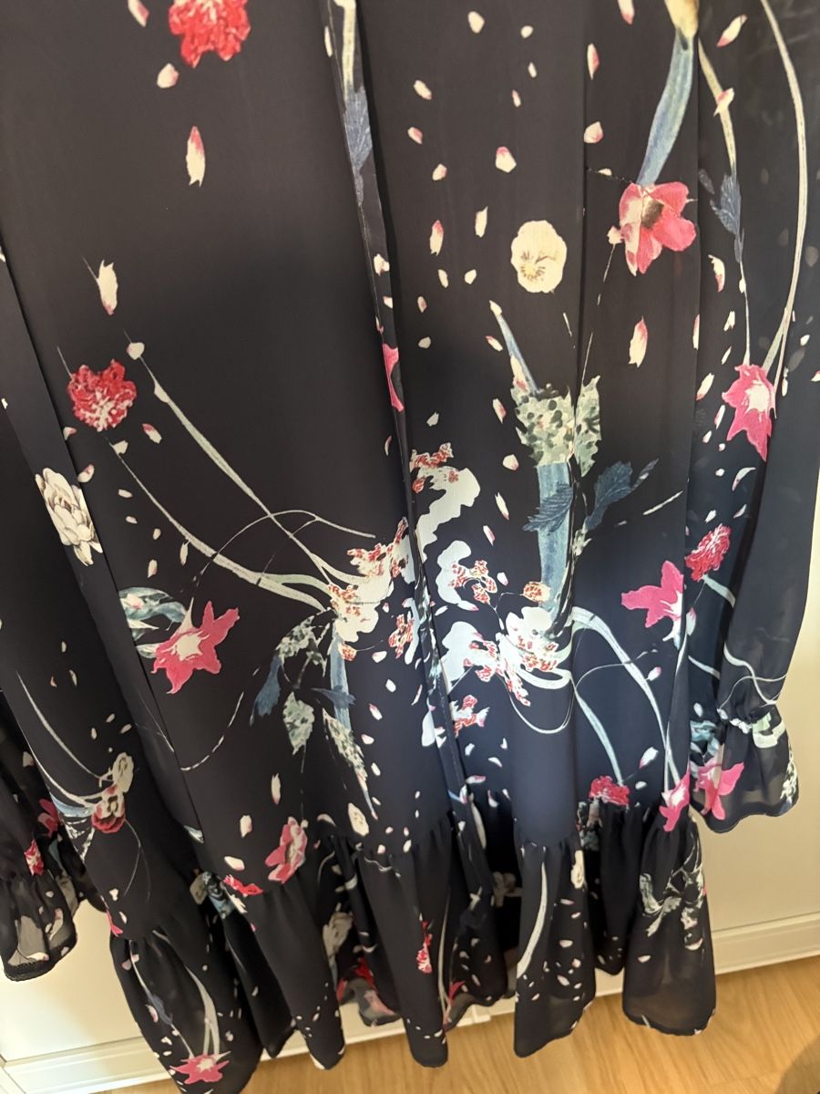 Vestiti: Beautiful dress with flowers – Usato da Rolle venduto da gos_2xy5 1
