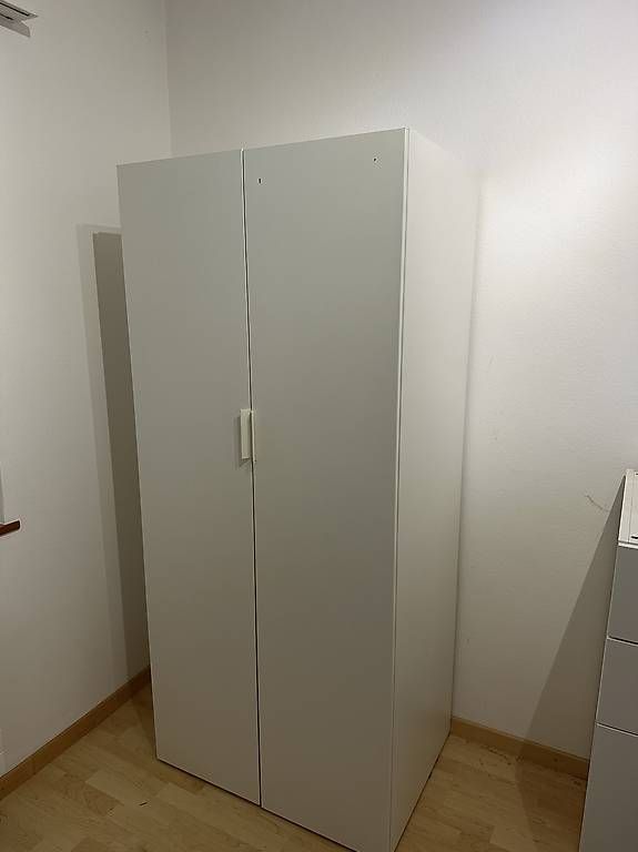 Armoires: Kleiderschrank Ikea – D'occasion à Strengelbach par nathhasl